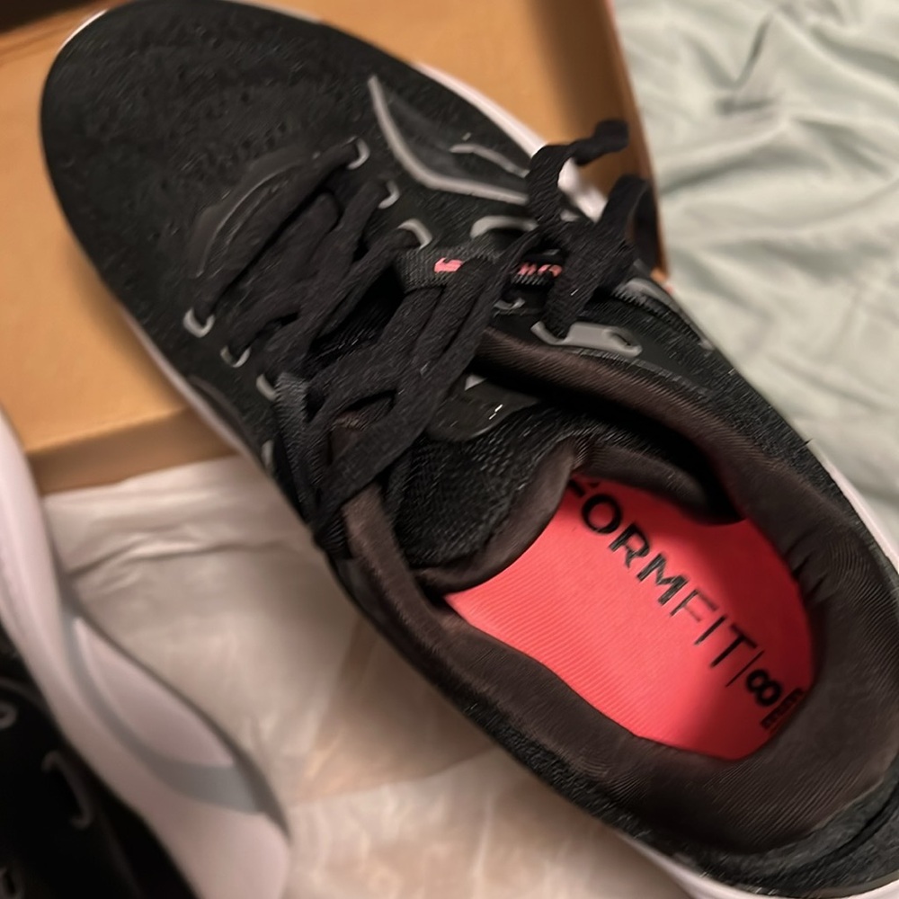 Saucony Guide 16 - worn once! - Picture 7 of 8